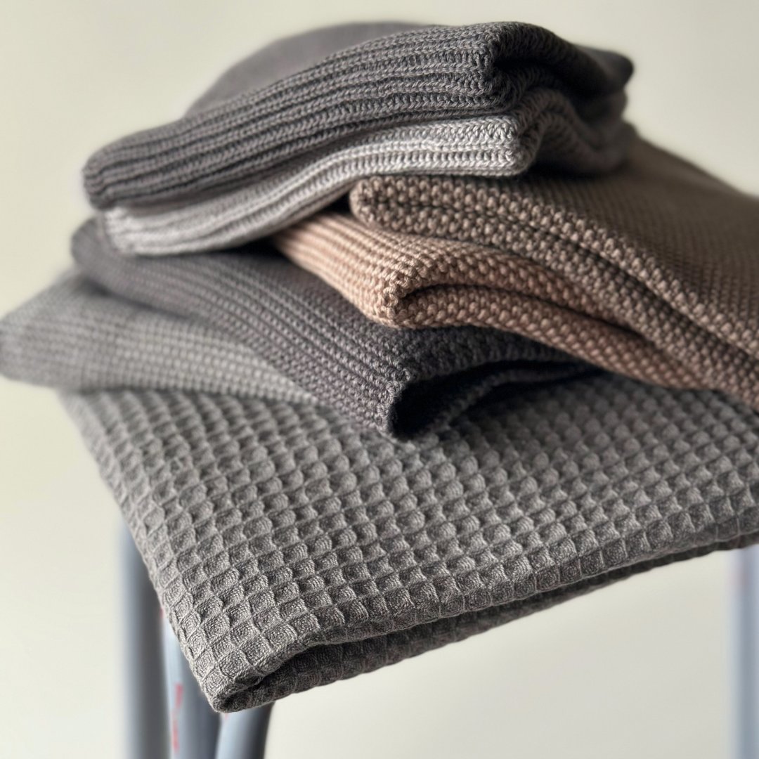 Vohvelikankainen pyyhe – Dark Gray